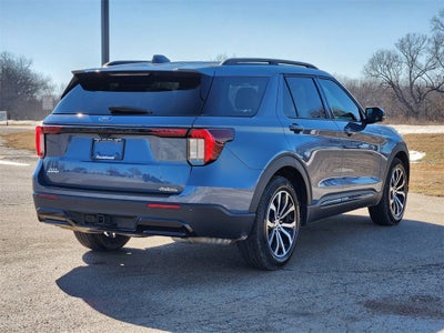 2025 Ford Explorer ST-Line