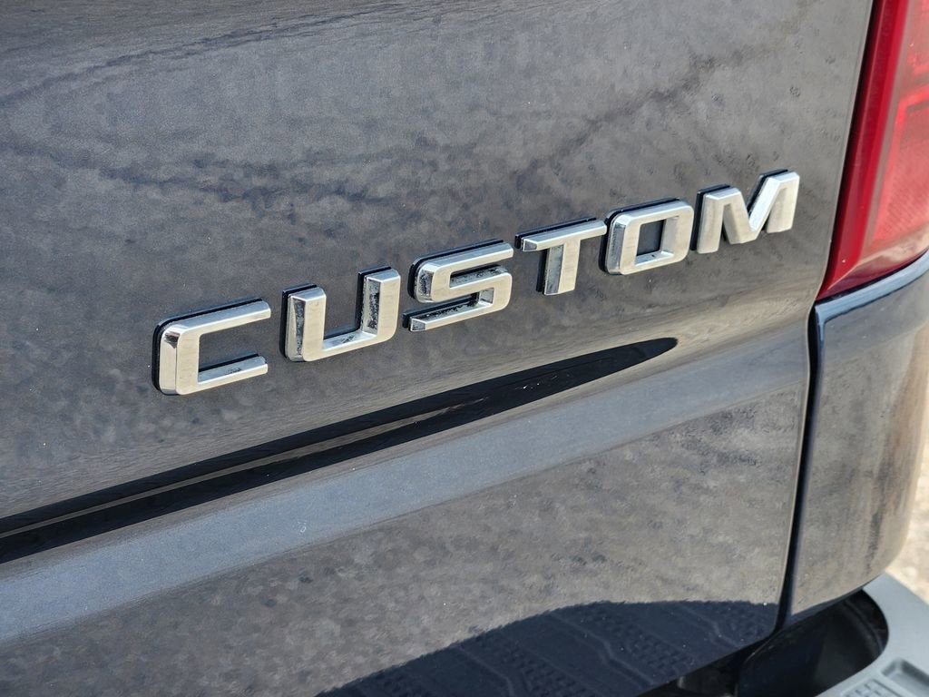 2022 Chevrolet Silverado 1500 Custom