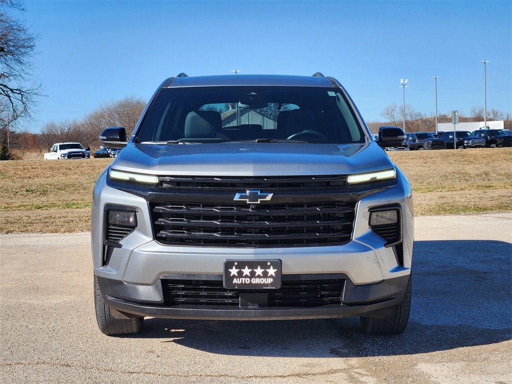 2024 Chevrolet Traverse LT