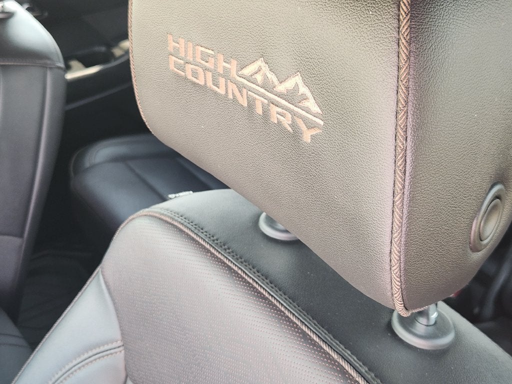 2023 Chevrolet Traverse High Country