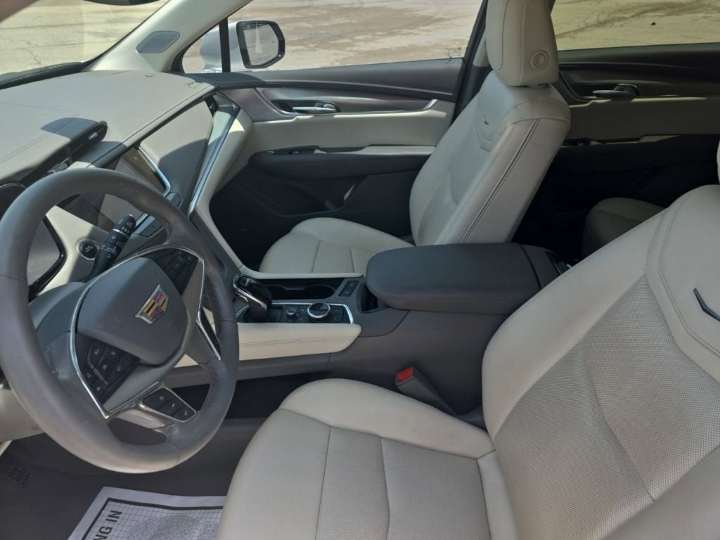 2022 Cadillac XT5 Premium Luxury