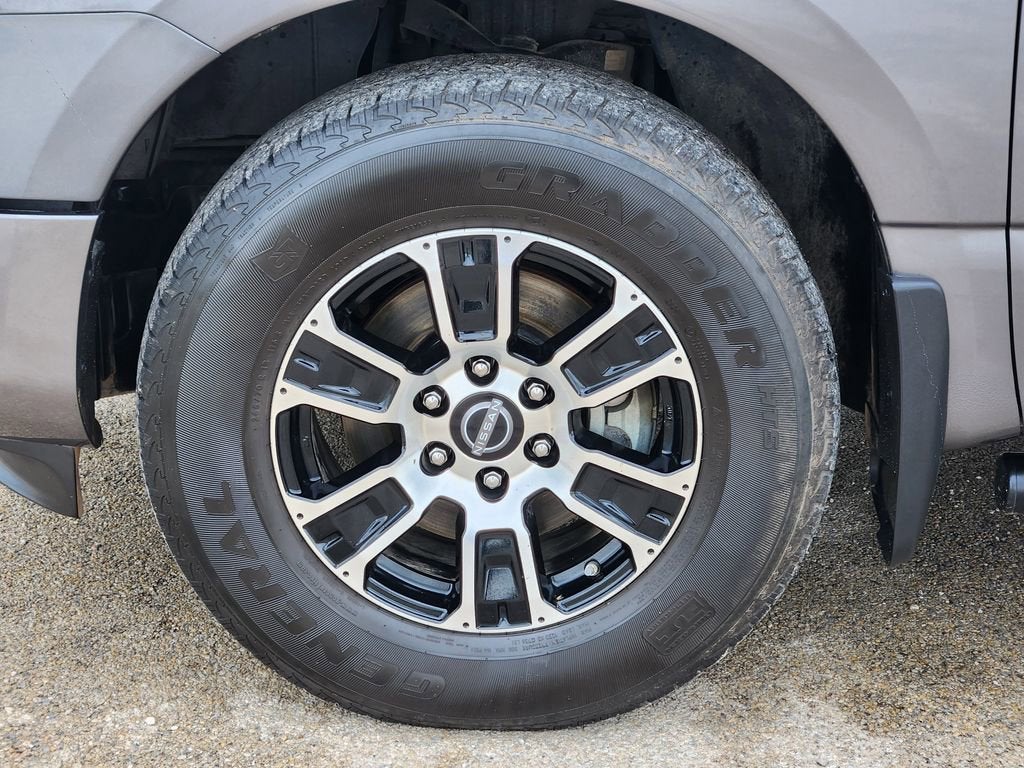 2024 Nissan Titan SV