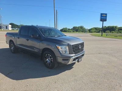 2024 Nissan Titan SV