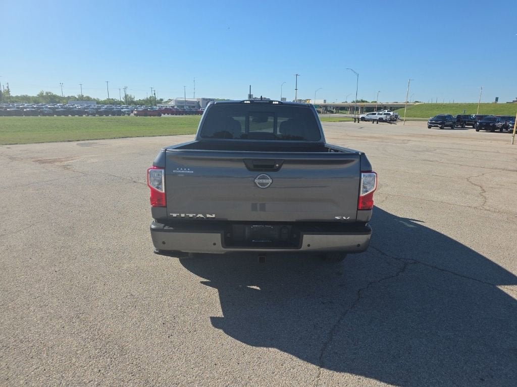 2024 Nissan Titan SV
