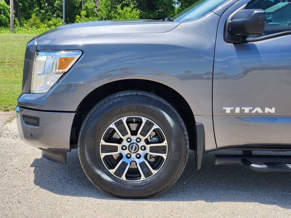 2024 Nissan Titan SV