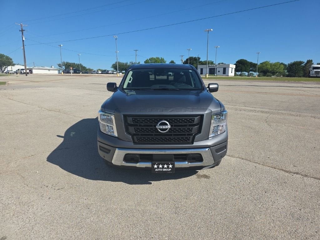 2024 Nissan Titan SV