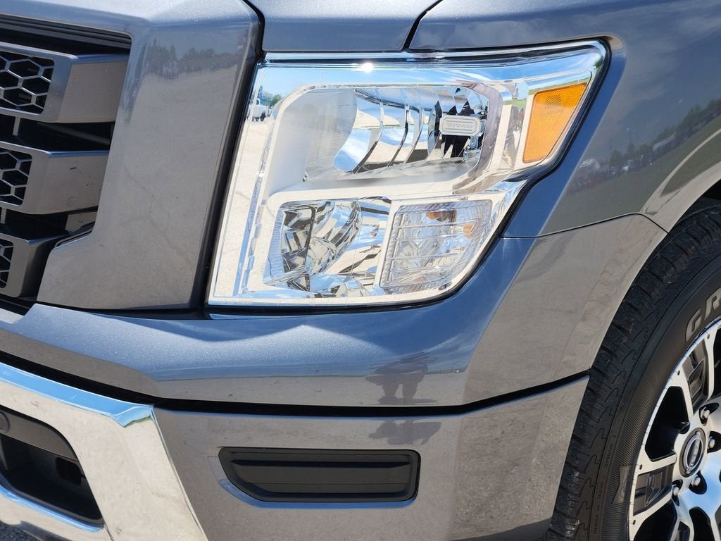 2024 Nissan Titan SV