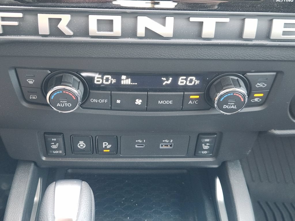 2025 Nissan Frontier SV