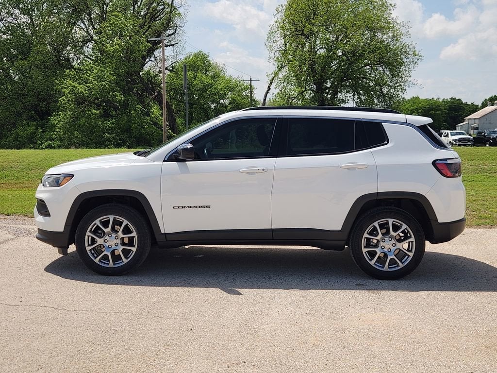 2022 Jeep Compass Latitude Lux