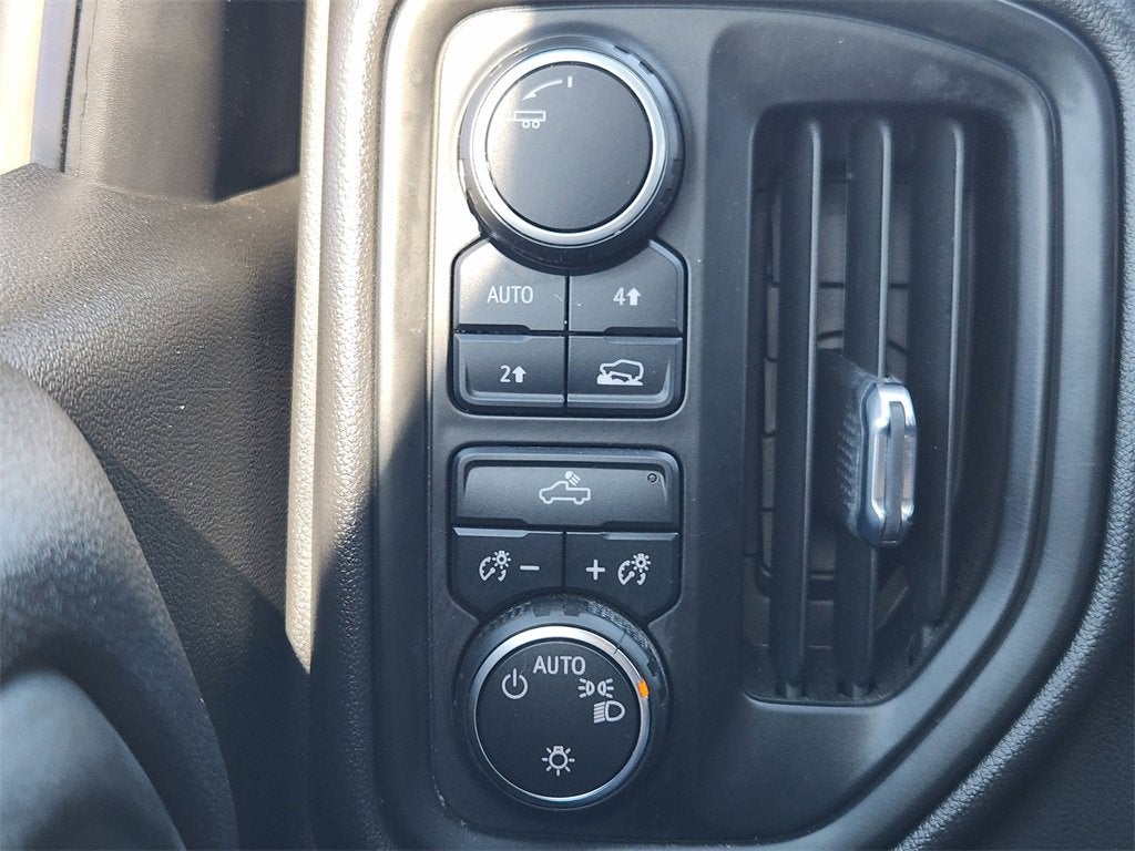 2022 Chevrolet Silverado 1500 Custom