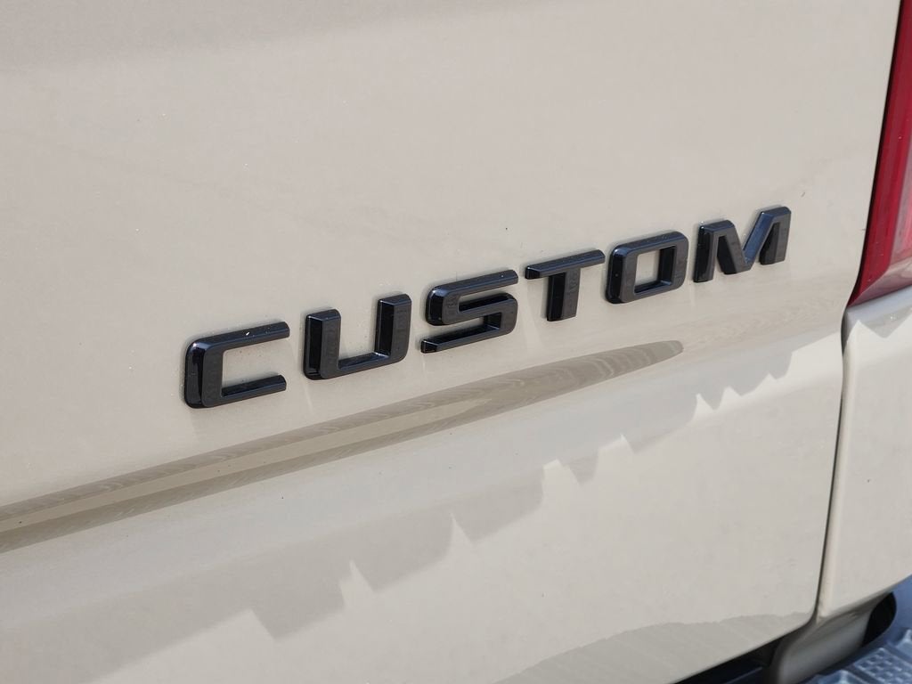 2022 Chevrolet Silverado 1500 Custom Trail Boss
