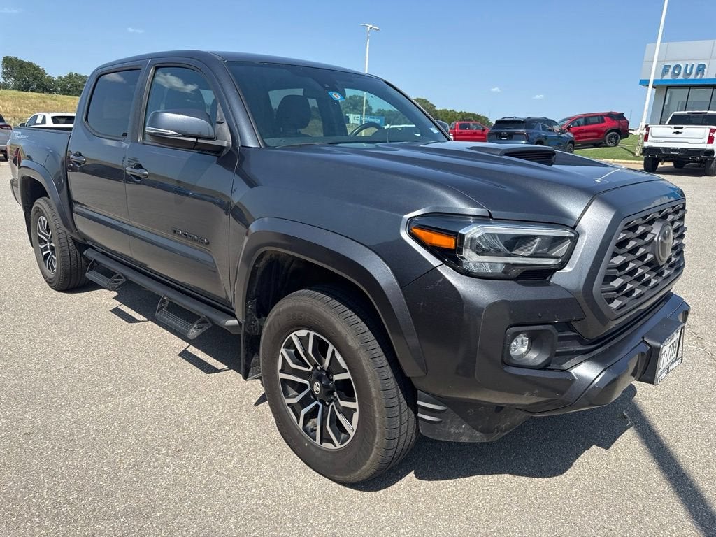 2022 Toyota Tacoma 2WD SR5