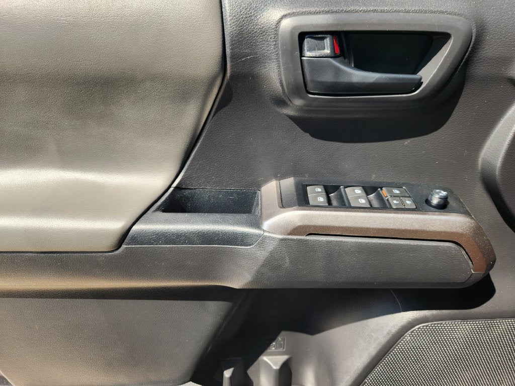 2022 Toyota Tacoma 2WD SR5