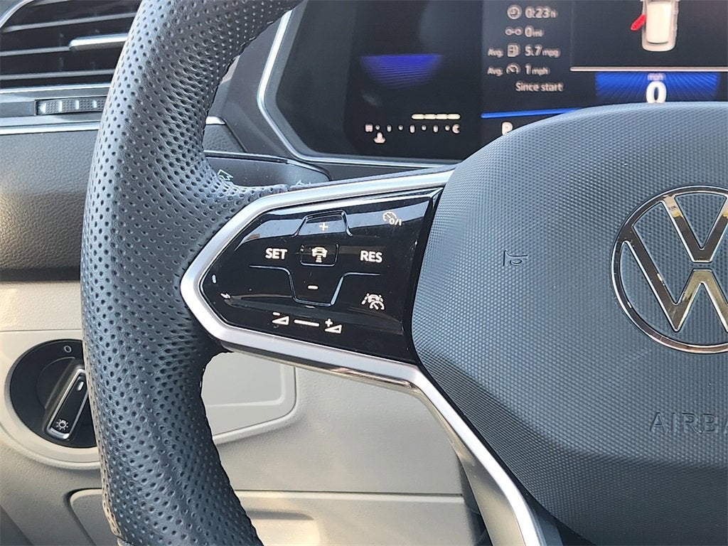 2022 Volkswagen Tiguan SE R-Line Black