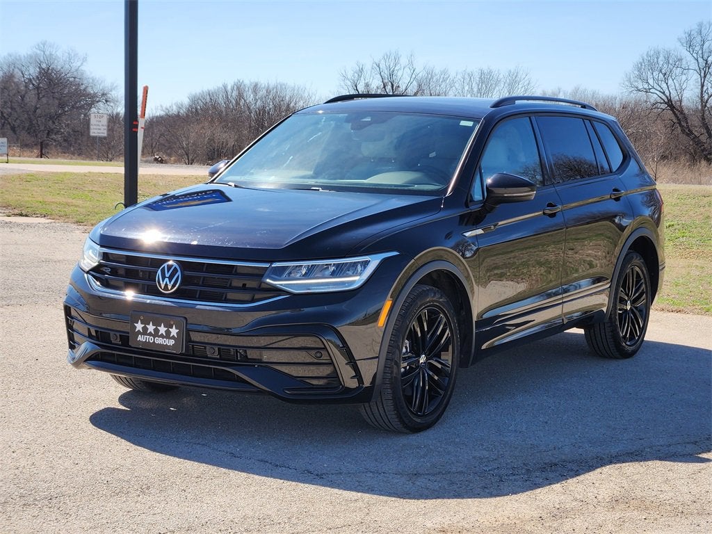 2022 Volkswagen Tiguan SE R-Line Black