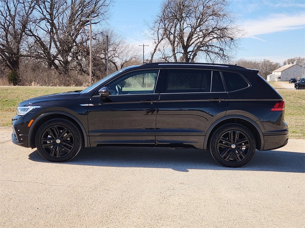 2022 Volkswagen Tiguan SE R-Line Black