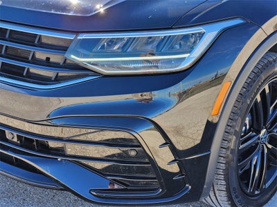 2022 Volkswagen Tiguan SE R-Line Black
